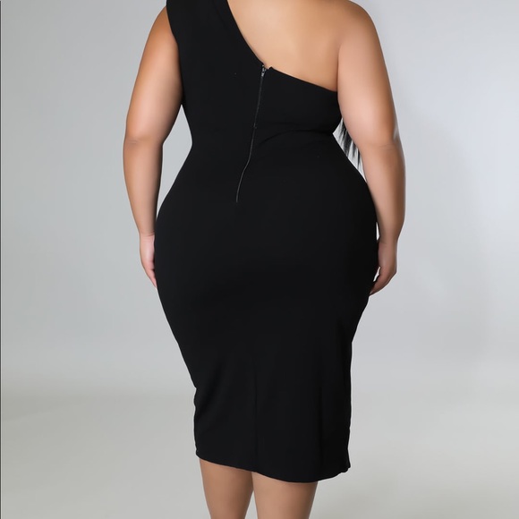 His favorite Dress - Picture 4 of 5